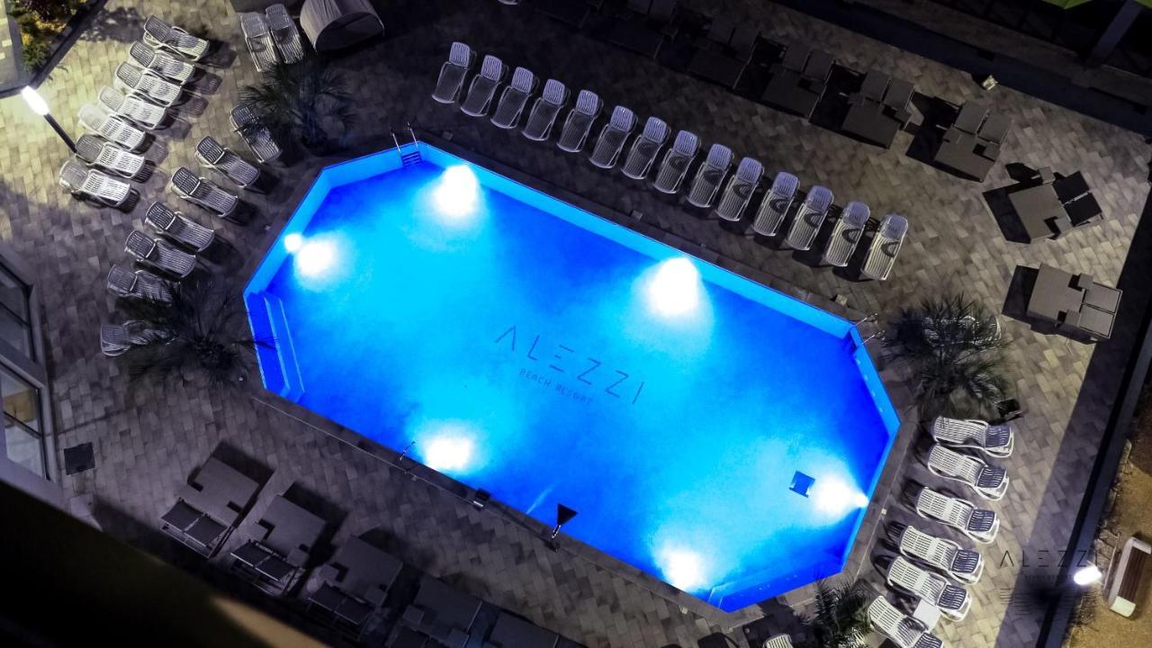 Vibe Apartment- Spa N Pools Beach Resort Navodari Exterior photo