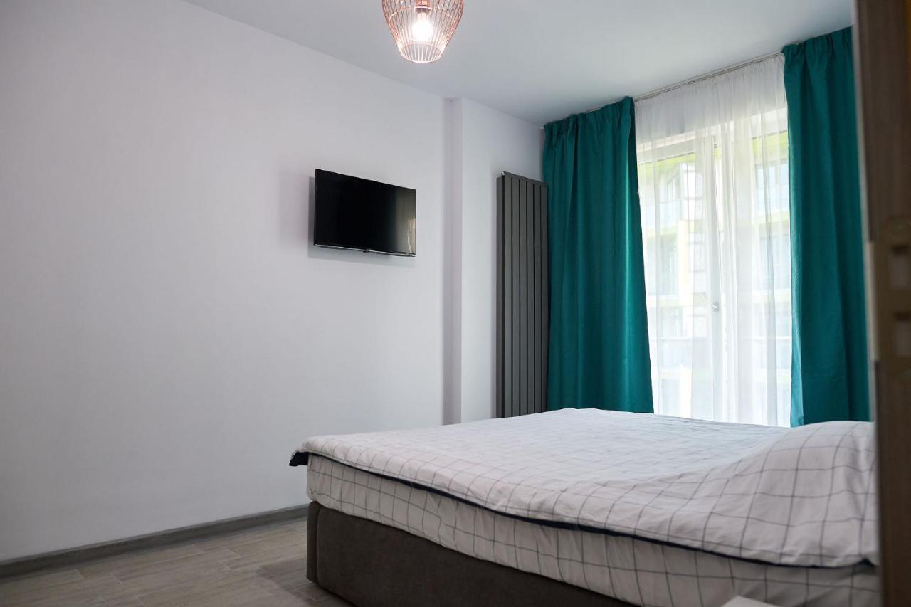 Vibe Apartment- Spa N Pools Beach Resort Navodari Exterior photo