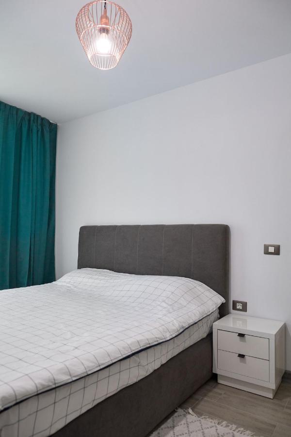 Vibe Apartment- Spa N Pools Beach Resort Navodari Exterior photo
