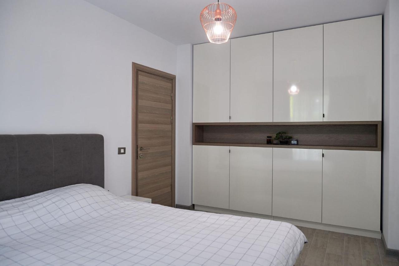 Vibe Apartment- Spa N Pools Beach Resort Navodari Exterior photo